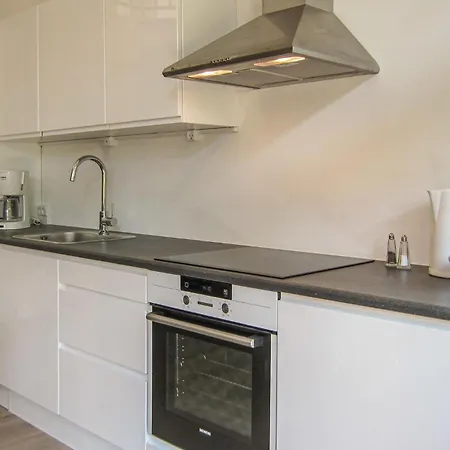 3 Bedroom Awesome In Apartment
