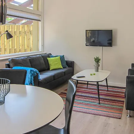 3 Bedroom Awesome In Apartment